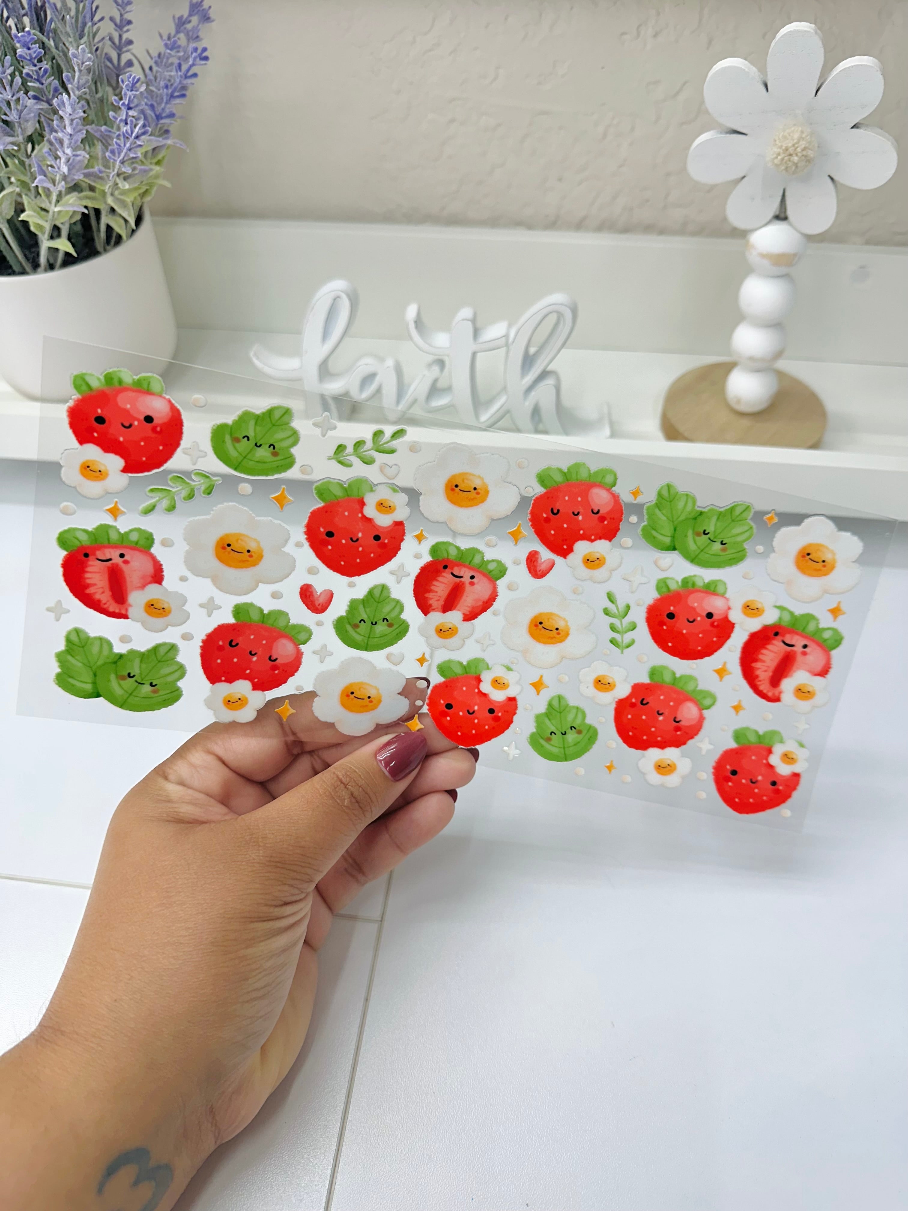 Kawaii Strawberry Daisy | UV DTF