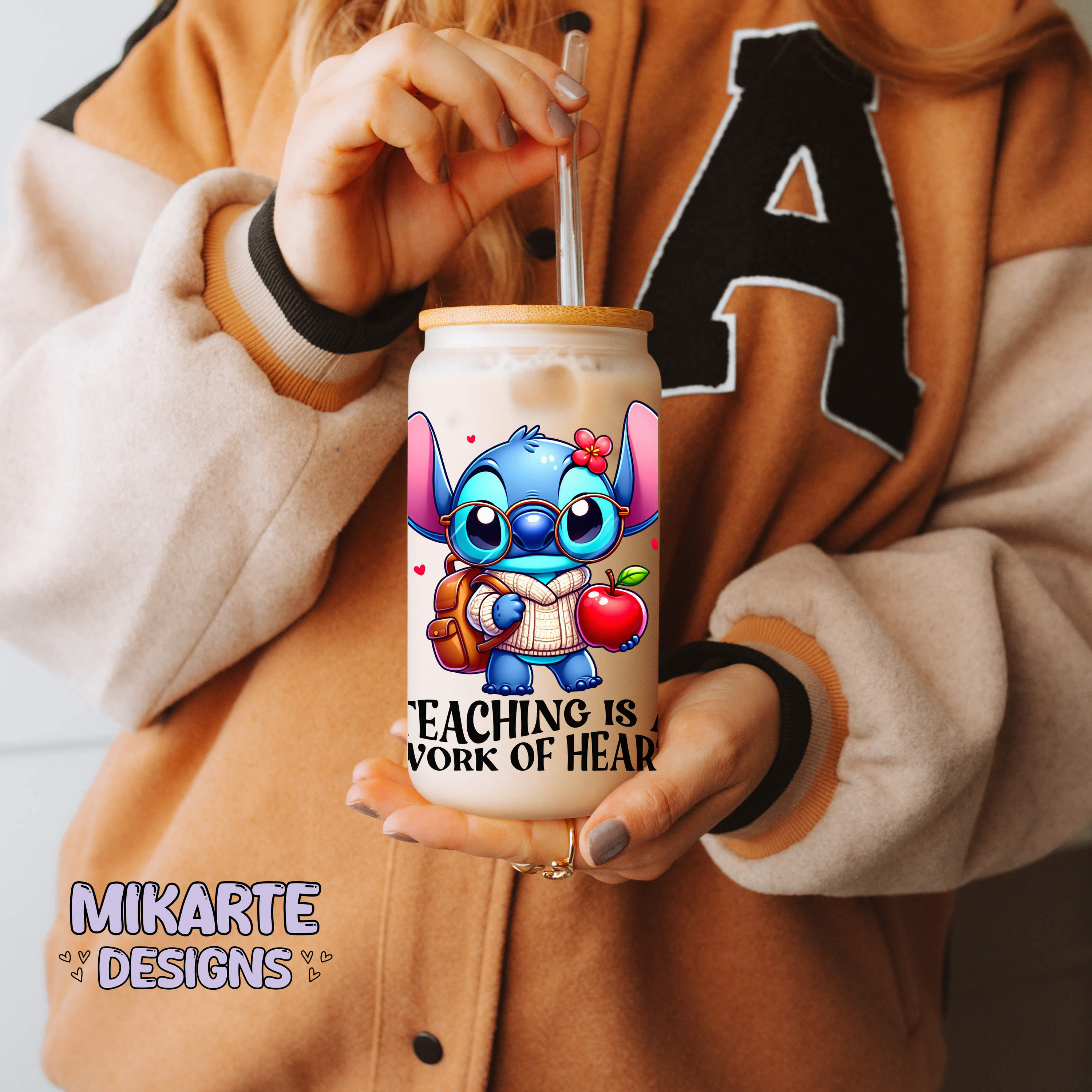 Enseñar es una obra de corazón | Diseño digital PNG para vaso de vidrio de 16 oz