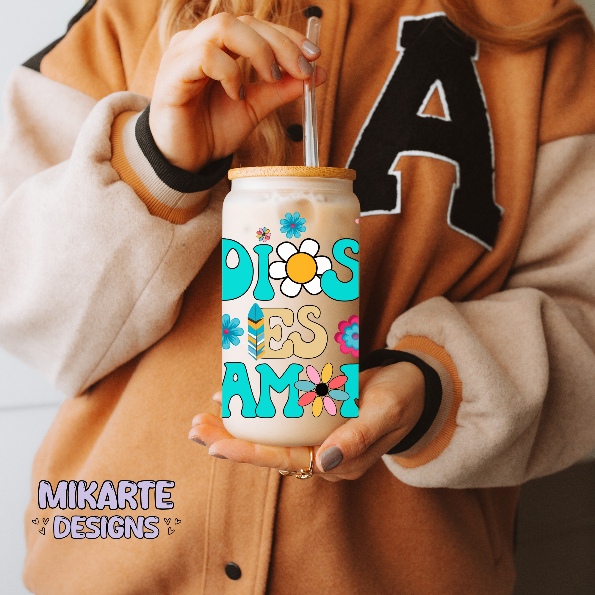 Dios es Amor | Diseño digital PNG de vaso de vidrio de 16oz