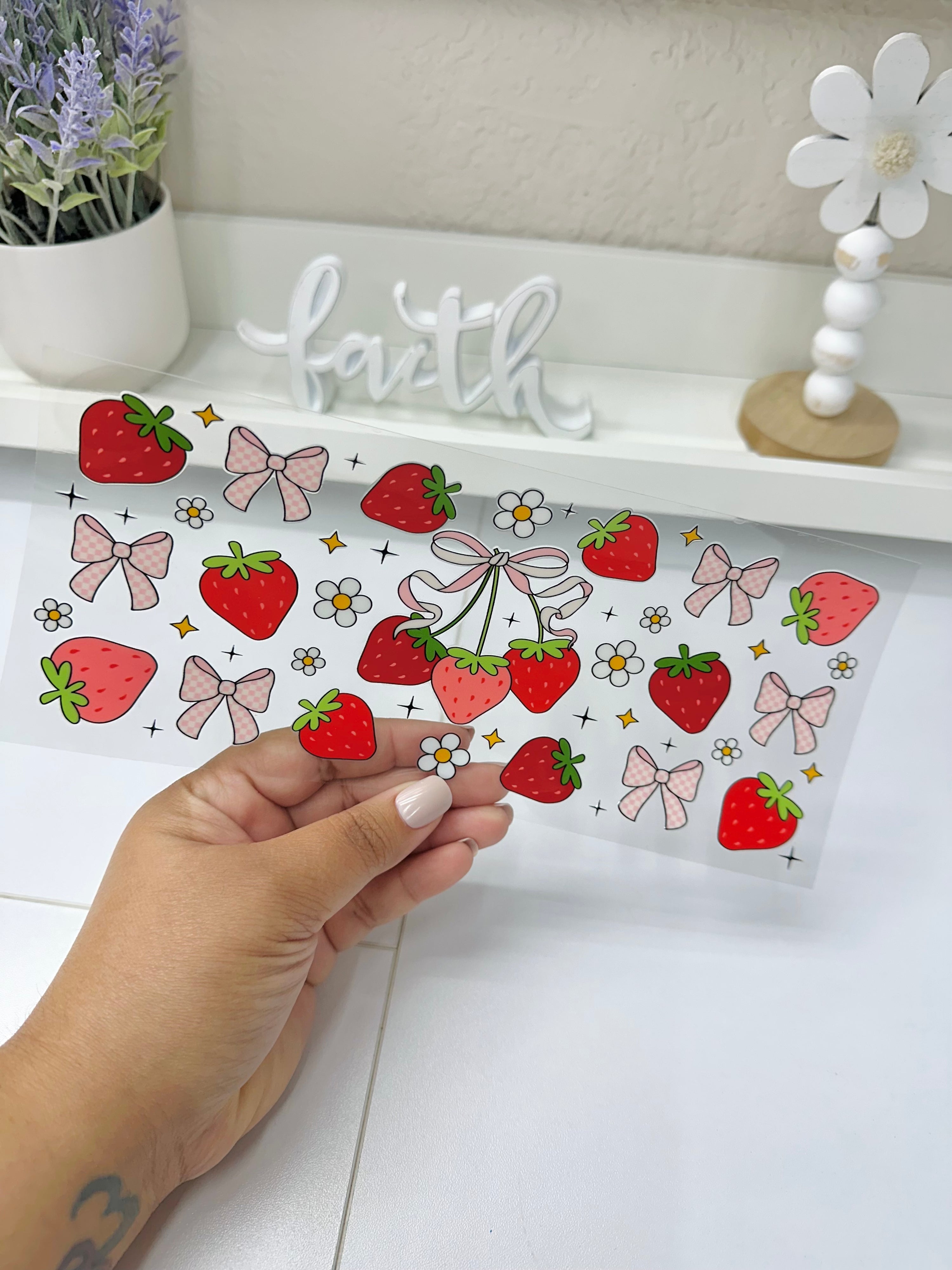 Strawberry &amp; Bows | UV DTF Wrap