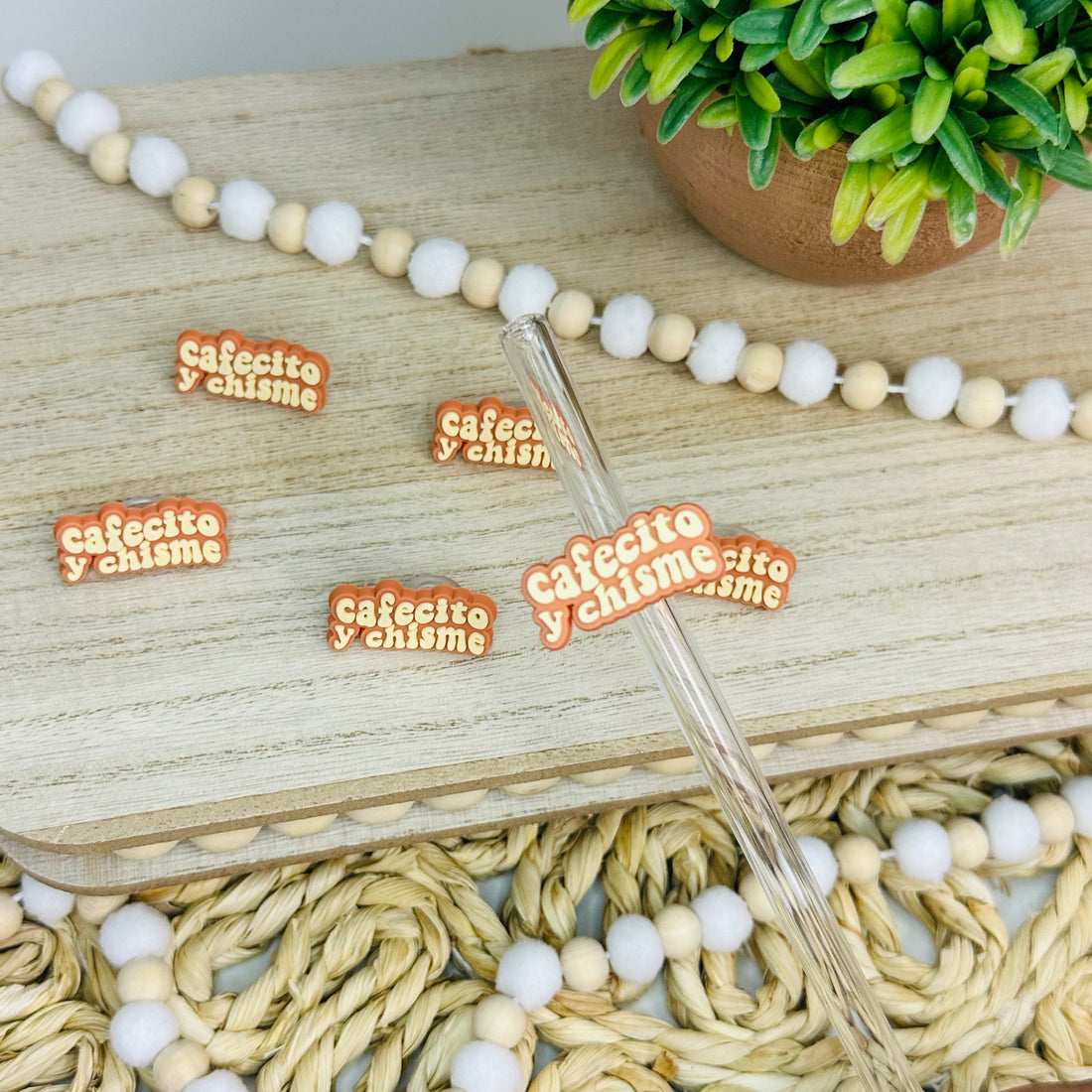 Cafecito y Chisme | Straw Charms
