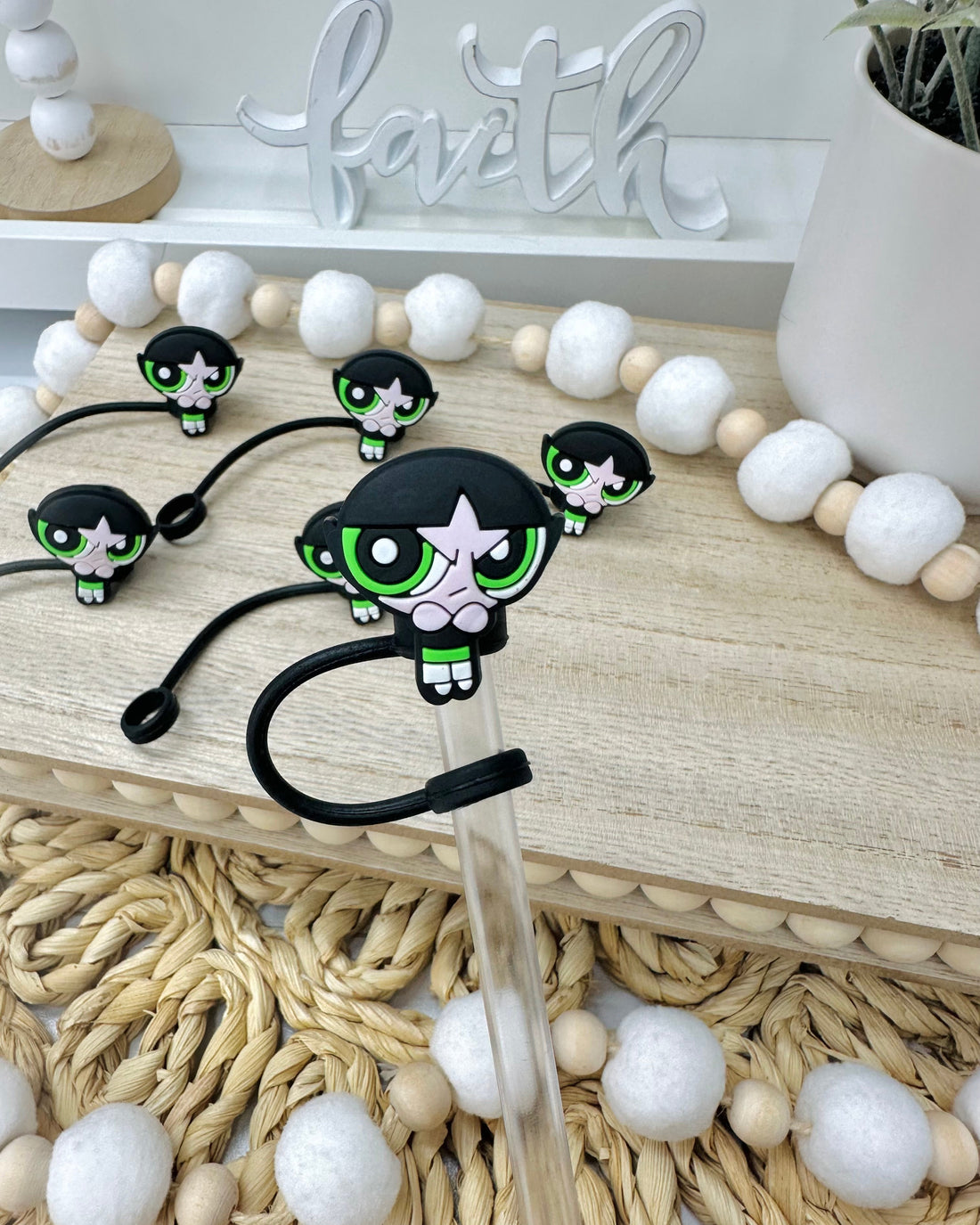 Green Girl | Straw Topper