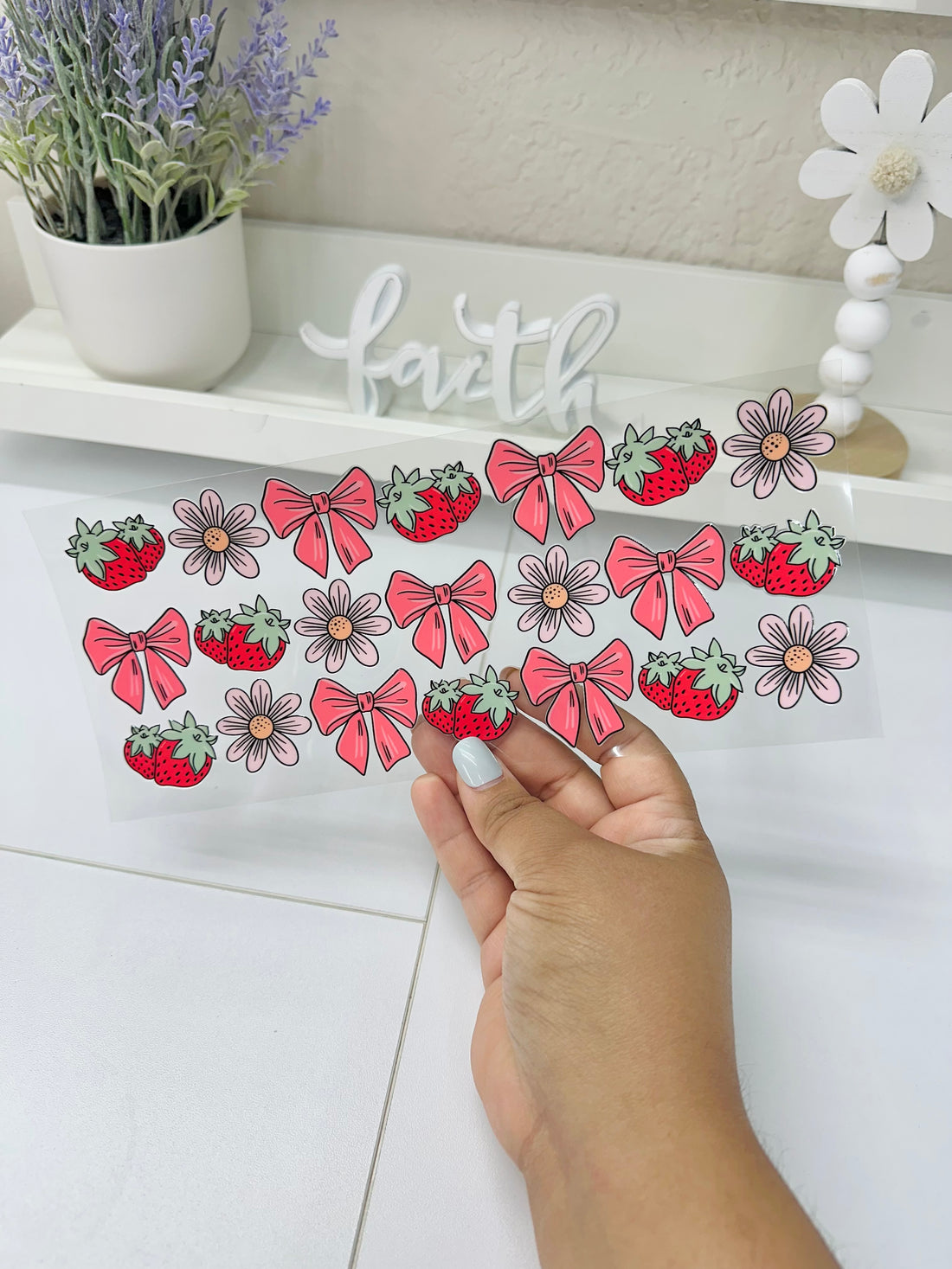 Strawberry Daisy | UV DTF