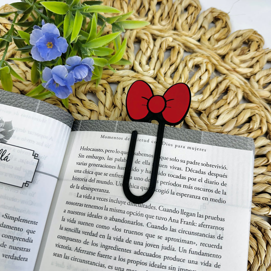 Red Bow Paper Clip / Bookmark